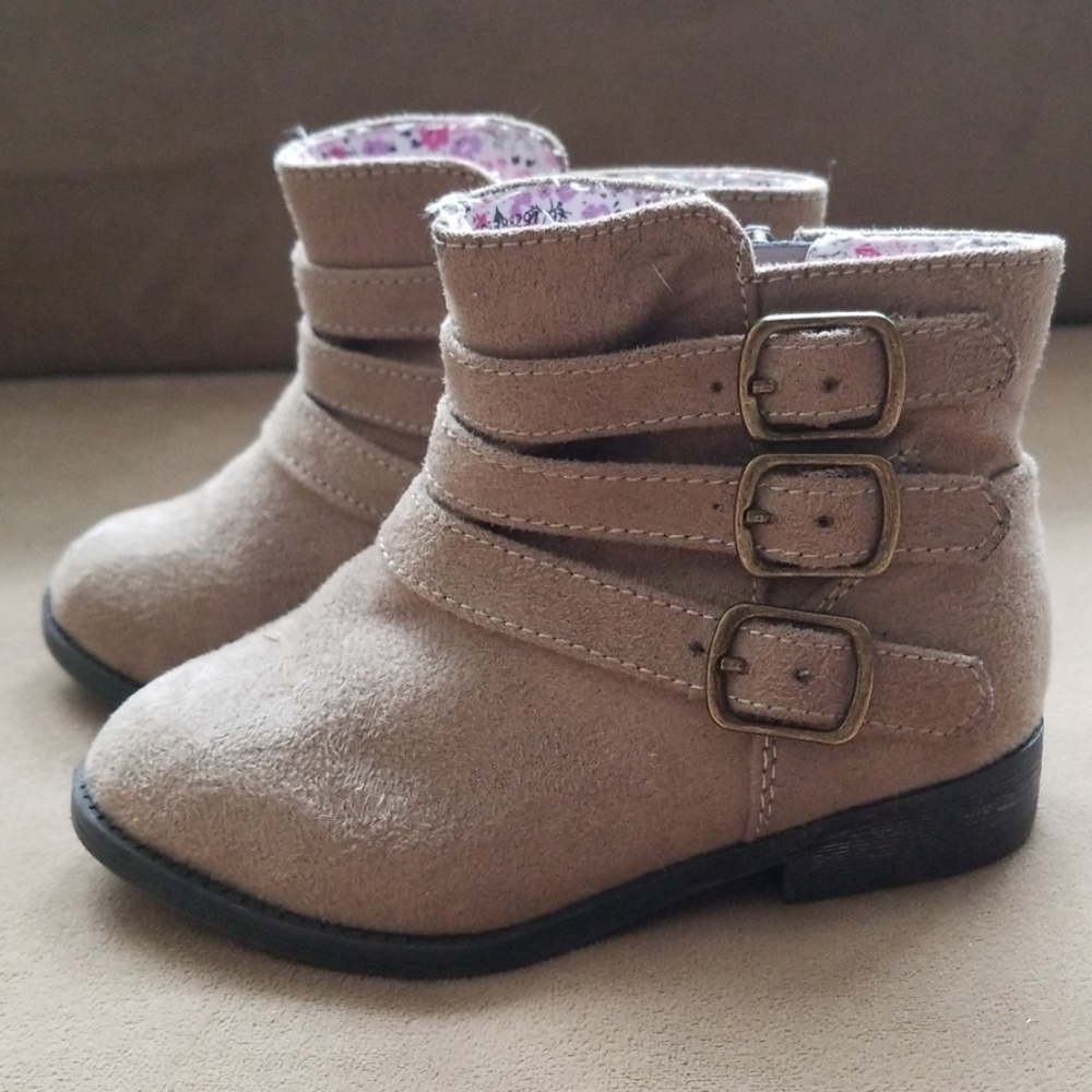 Toddler girl boot/bootie, size 6, sand color